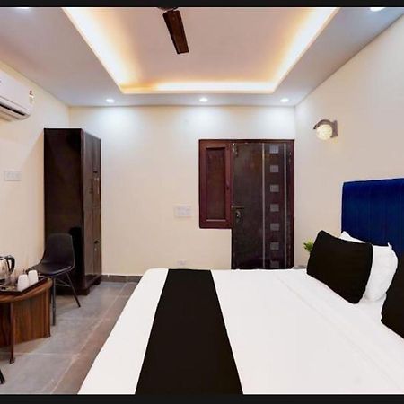 Hotel City Palace New Delhi Exteriör bild